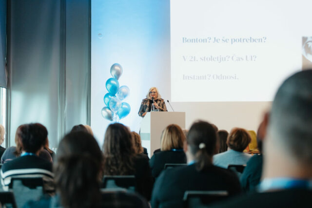 Hamilton 10. years-108