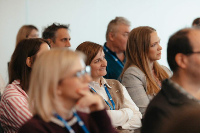 Hamilton 10. years-118