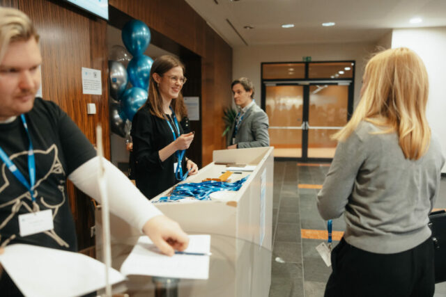 Hamilton 10. years-23