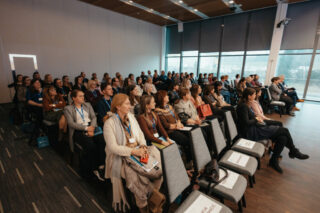 Hamilton 10. years-84